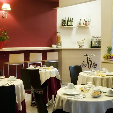 Manganelli Palace מלון 3*